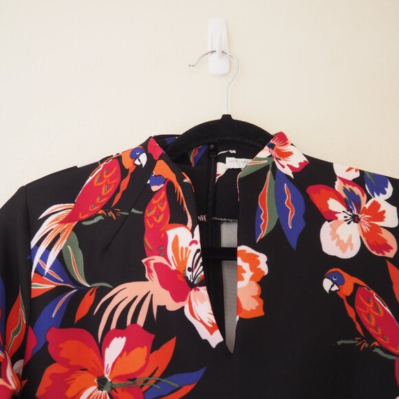 !! NWT New York & Company Black Floral Parrot Bird Tropical Print Long Sleeve - Picture 4 of 5